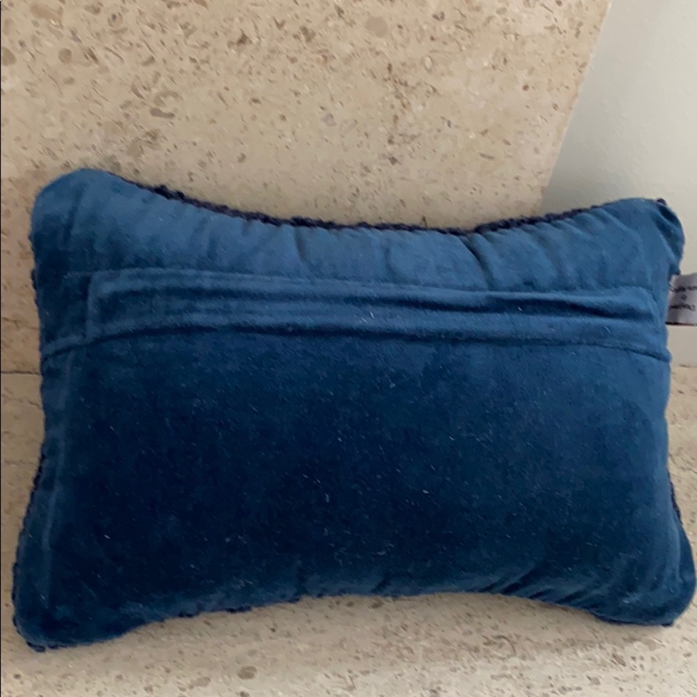 Sea Shore Hooked Throw Pillows. Set of 2. - Picture 3 of 8
